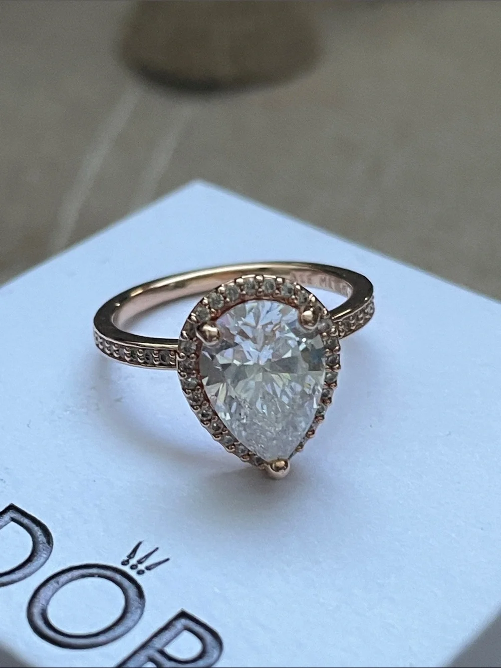 ✨Pandora Rose Gold Sparkling Teardrop Halo Halo Ring ✨ Size 7.5 LIKE NEW